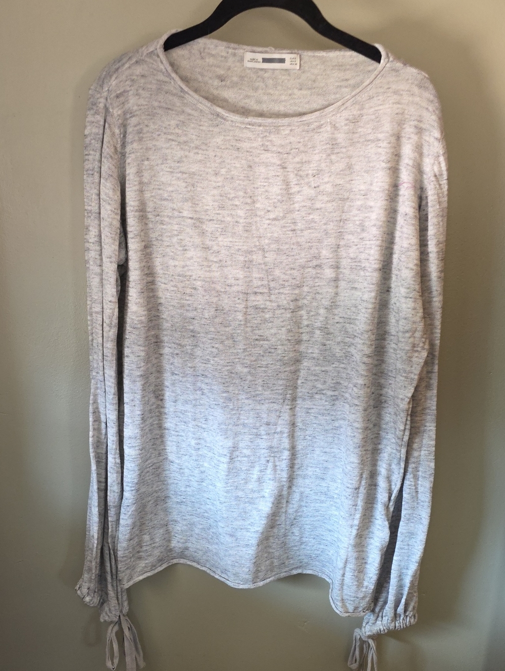 Light Gray Long-Sleeve Women's Top with Tie Cuffs